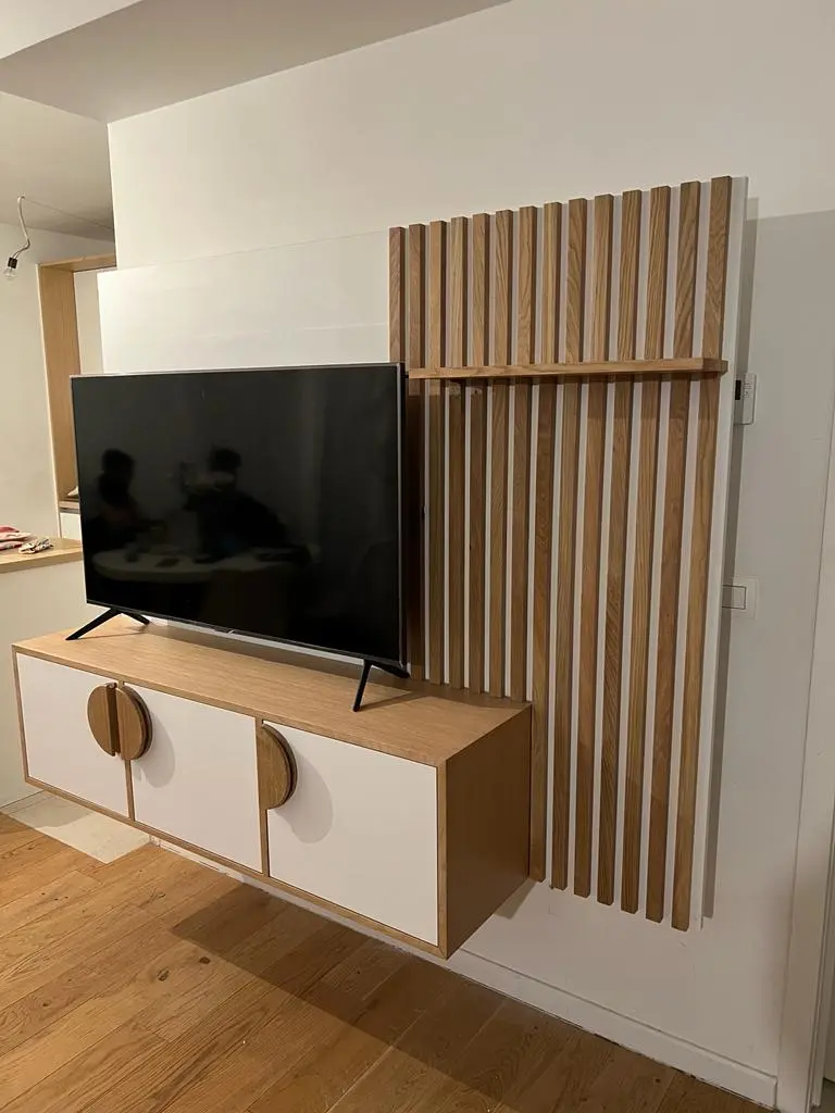 Meuble TV flottant conceptuel